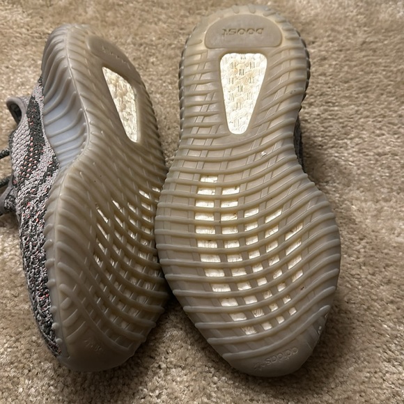 Boy, Yeezy’s 5 1/2 - Picture 3 of 3